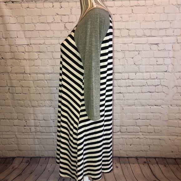 7th Ray striped dress with solid sleeves - Picture 4 of 8